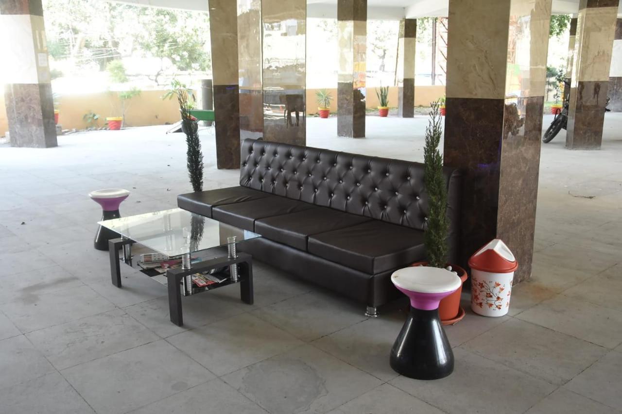 Hotel Shivanjali Palace Ujjain Ngoại thất bức ảnh
