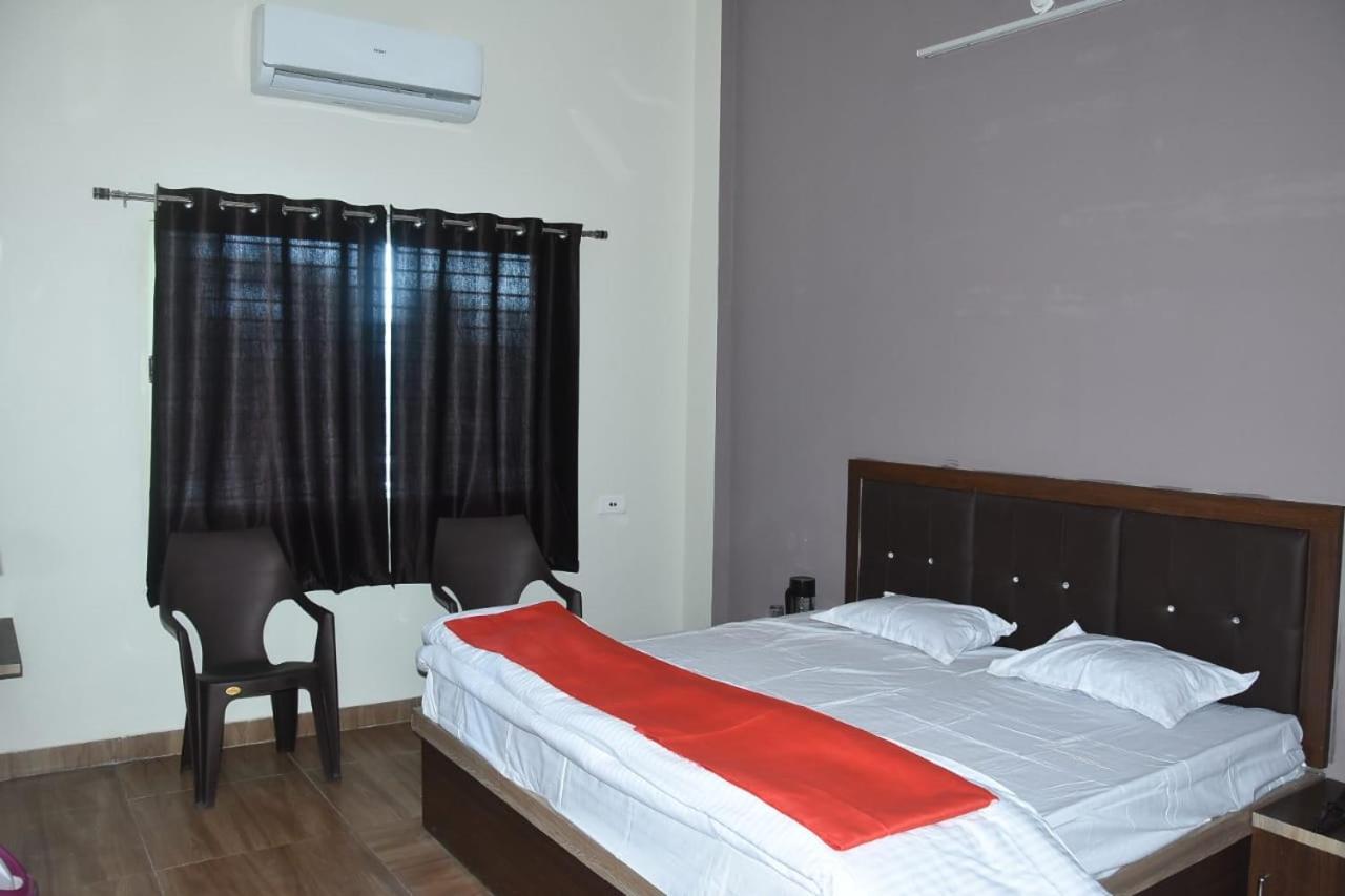 Hotel Shivanjali Palace Ujjain Ngoại thất bức ảnh