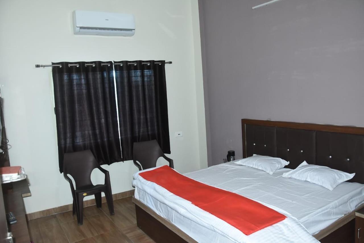 Hotel Shivanjali Palace Ujjain Ngoại thất bức ảnh