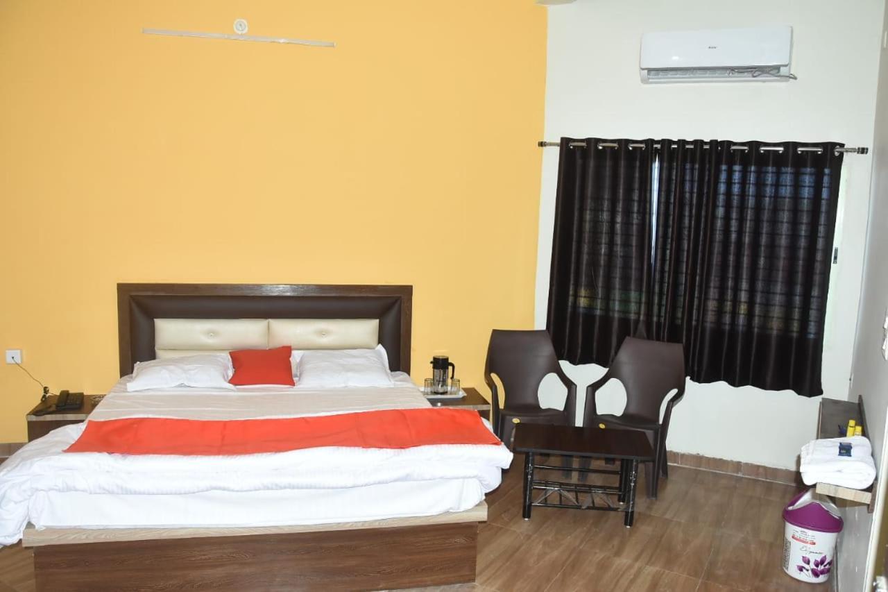 Hotel Shivanjali Palace Ujjain Ngoại thất bức ảnh