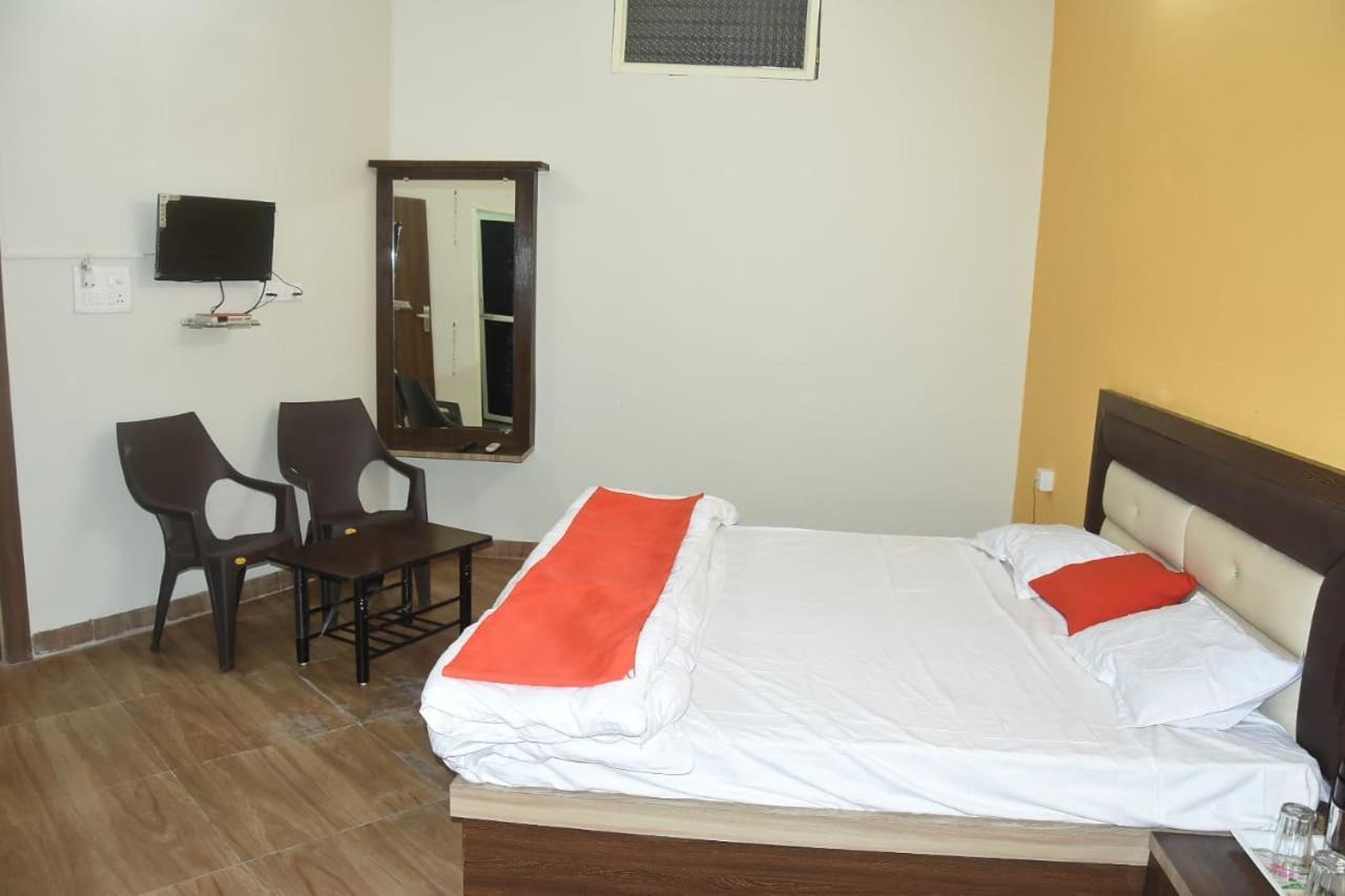 Hotel Shivanjali Palace Ujjain Ngoại thất bức ảnh
